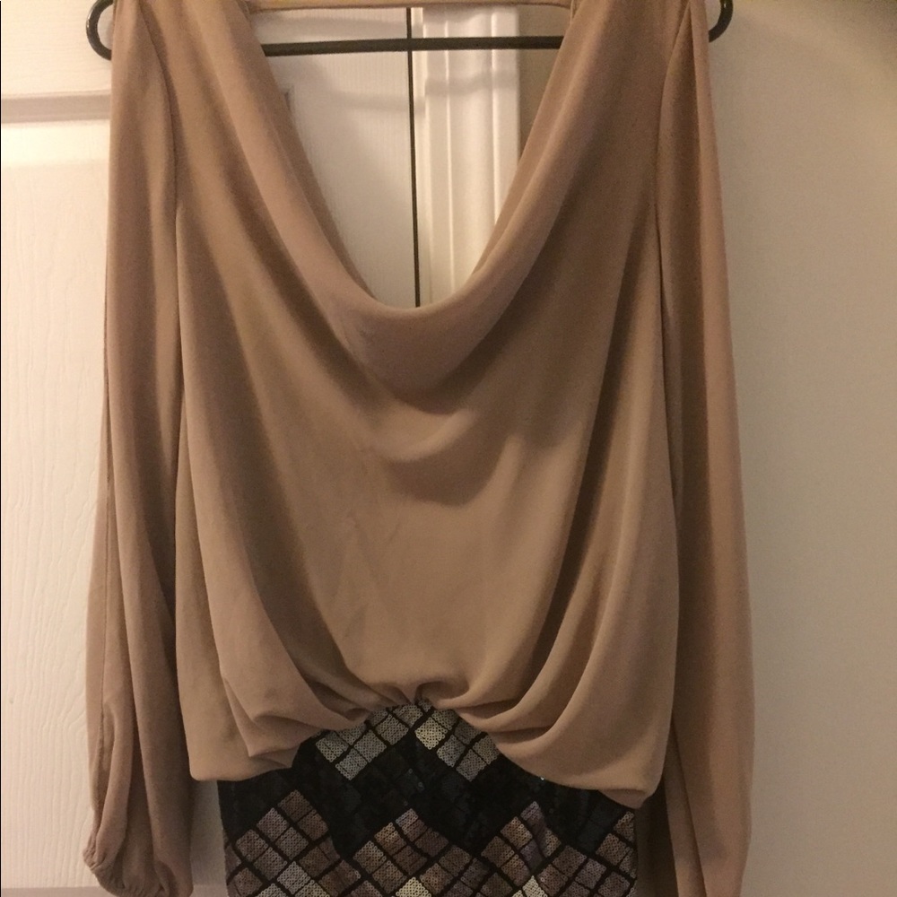 Dress with sequins in white gold and black